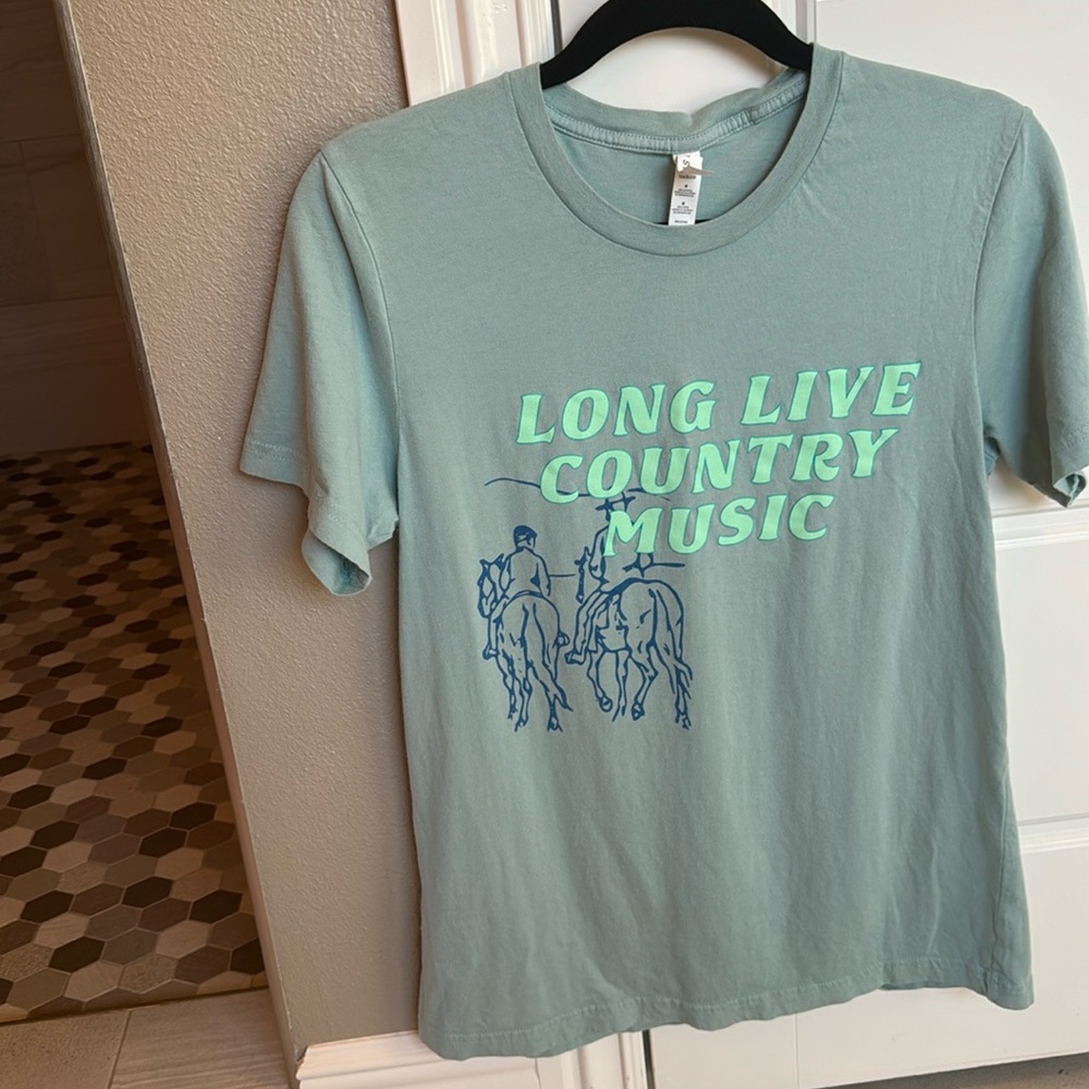 Charlie Southern T Shirt Size Medium